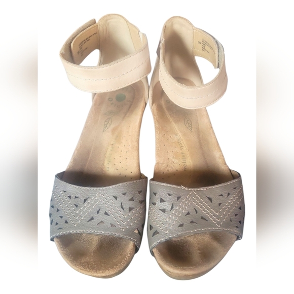 Earth Origins Women's Honey Welltek System Light Pecan  Sandals 9M - Picture 9 of 9